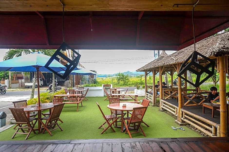 Aliandra Villa By The Lavana – Bangunjiwo, MN