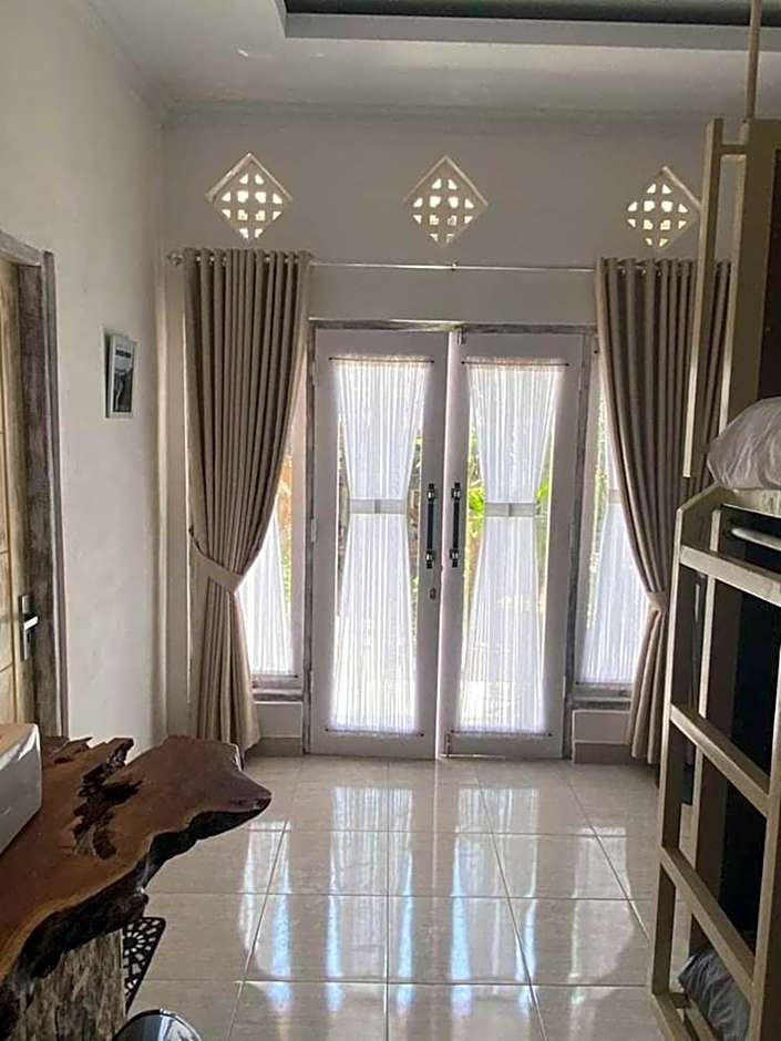 Pondok Kana And Hostel by Ecommerceloka