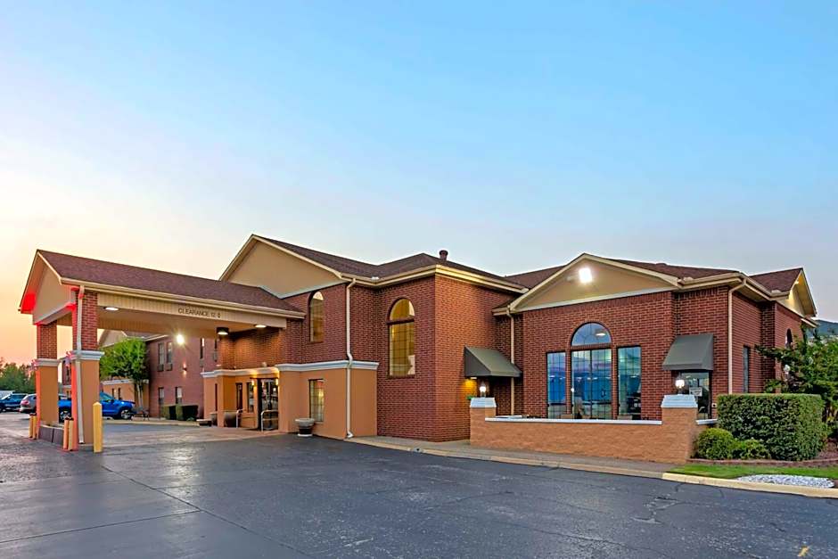 Best Western Plus Lonoke Hotel