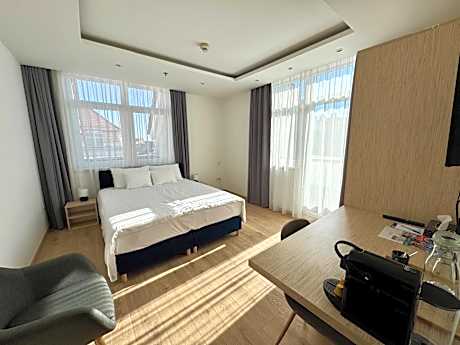 Deluxe Double or Twin Room with Balcony
