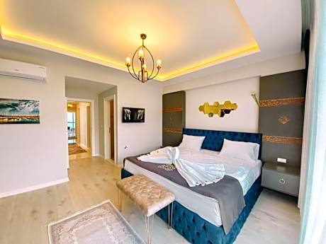 Queen Suite with Sea View