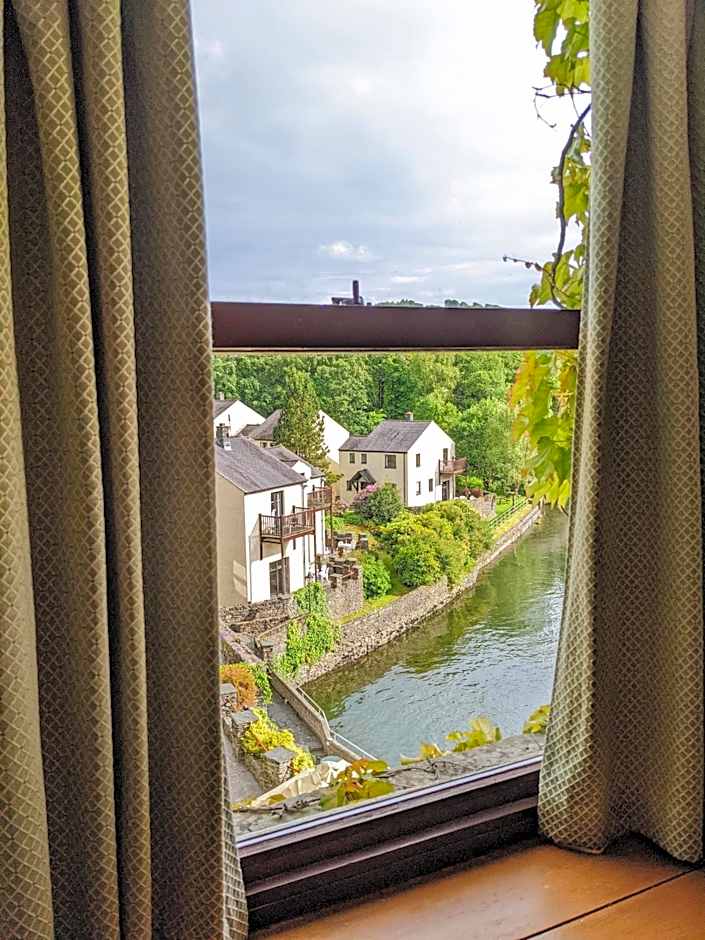 Whitewater Hotel & Spa