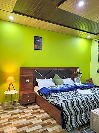 Hanging Glacier Homestay Auli