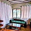Tropinest bungalows & hostel