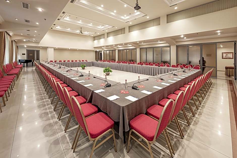 Ani Plaza Hotel