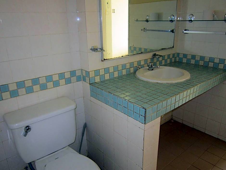 Paradise Lagoon Apartment