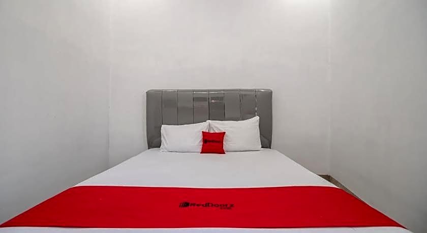 RedDoorz near Tugu Coklat Pesawaran Lampung