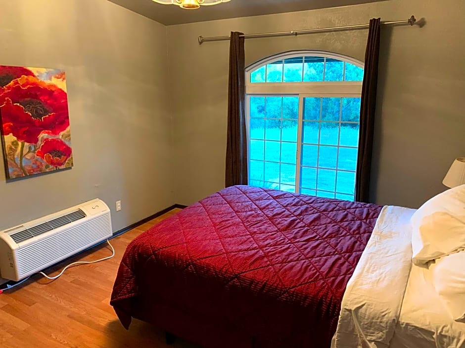 Mountain Trail Lodge and Vacation Rentals