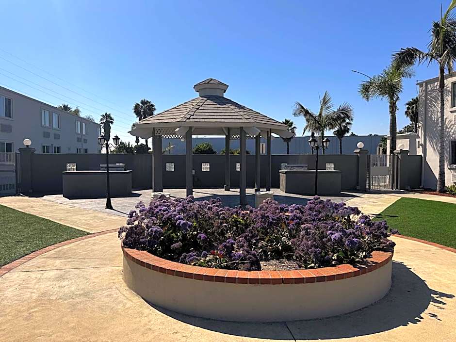 Studio 6 Suites Carson, CA