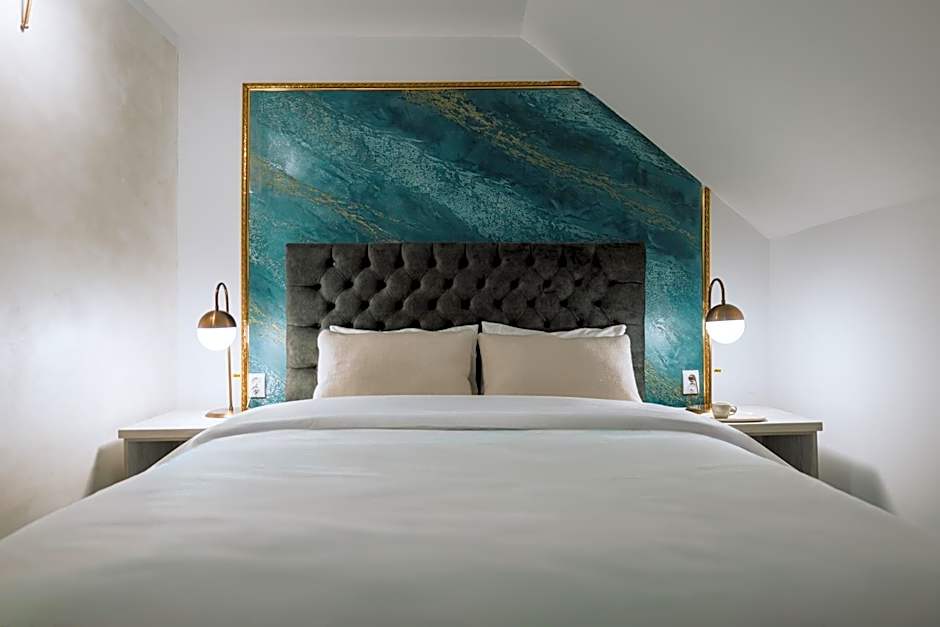 Suru Hotel & Restaurant