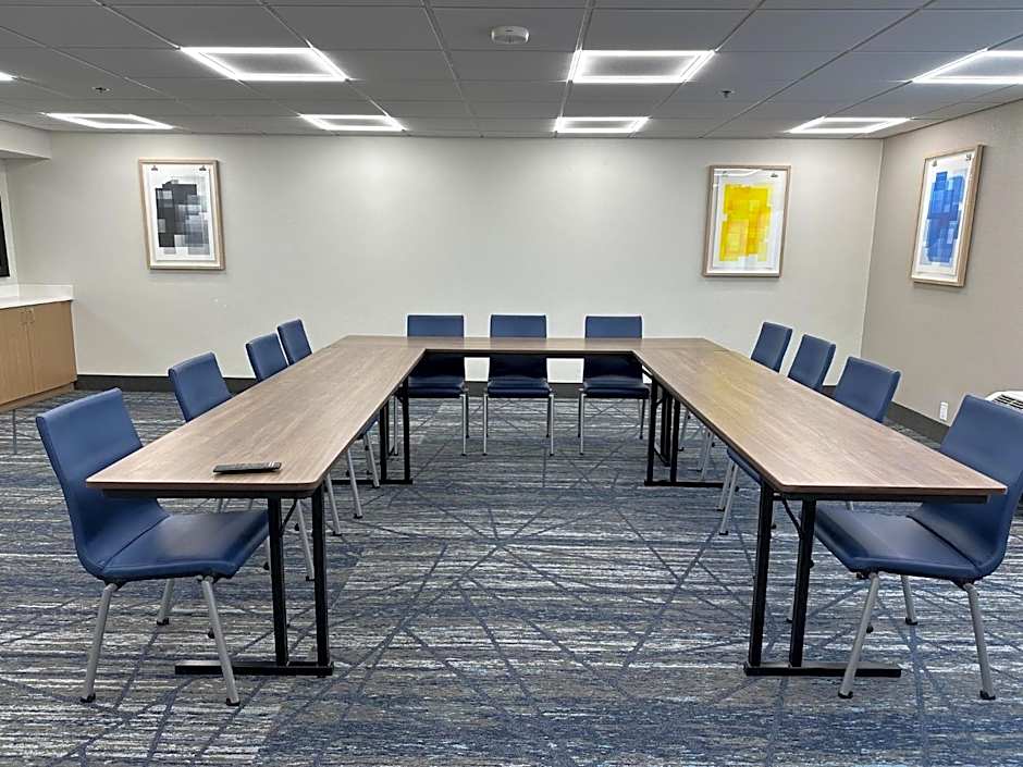 Holiday Inn Express & Suites Eden Prairie  Minneapolis By IHG
