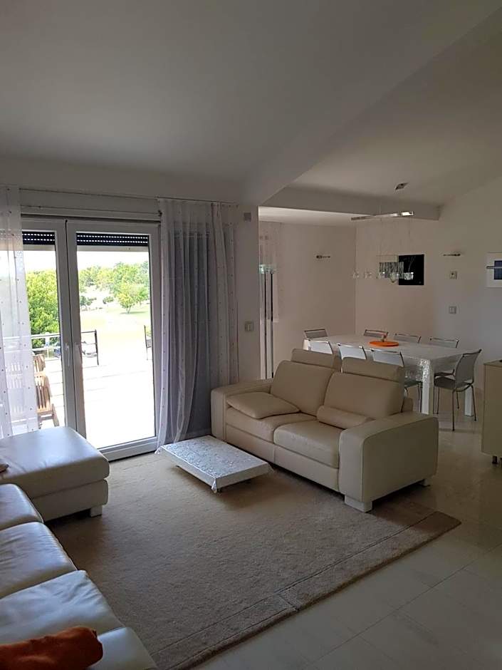 Apartments Fontana Zambratija