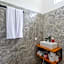 MONA NEST Canggu 2BR Tiny House with Rooftop and Cozy Workspace