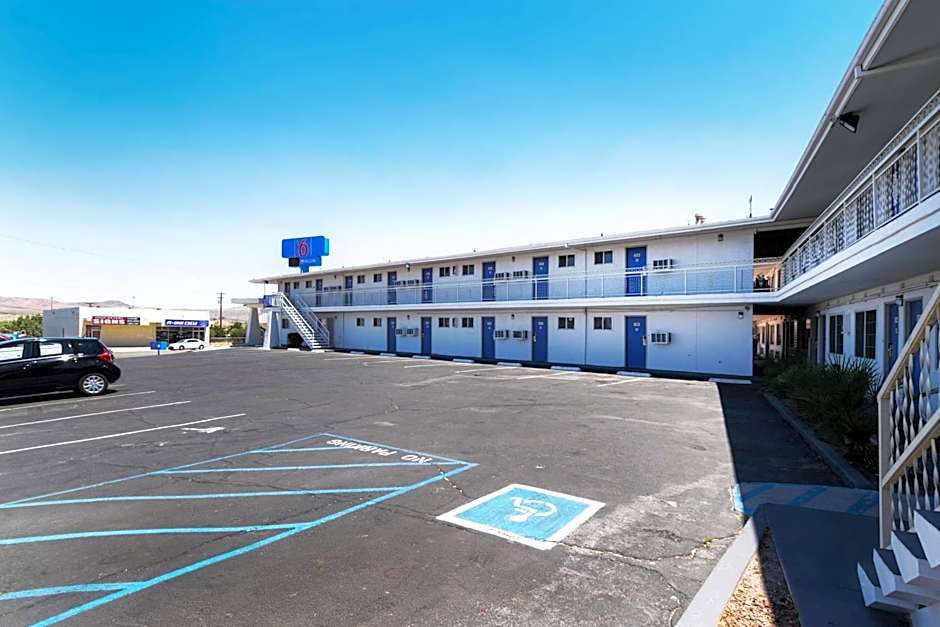 Motel 6-Barstow, CA - Route 66