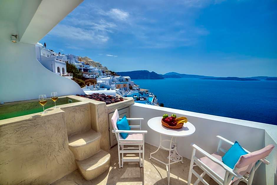Kima Oia Suites