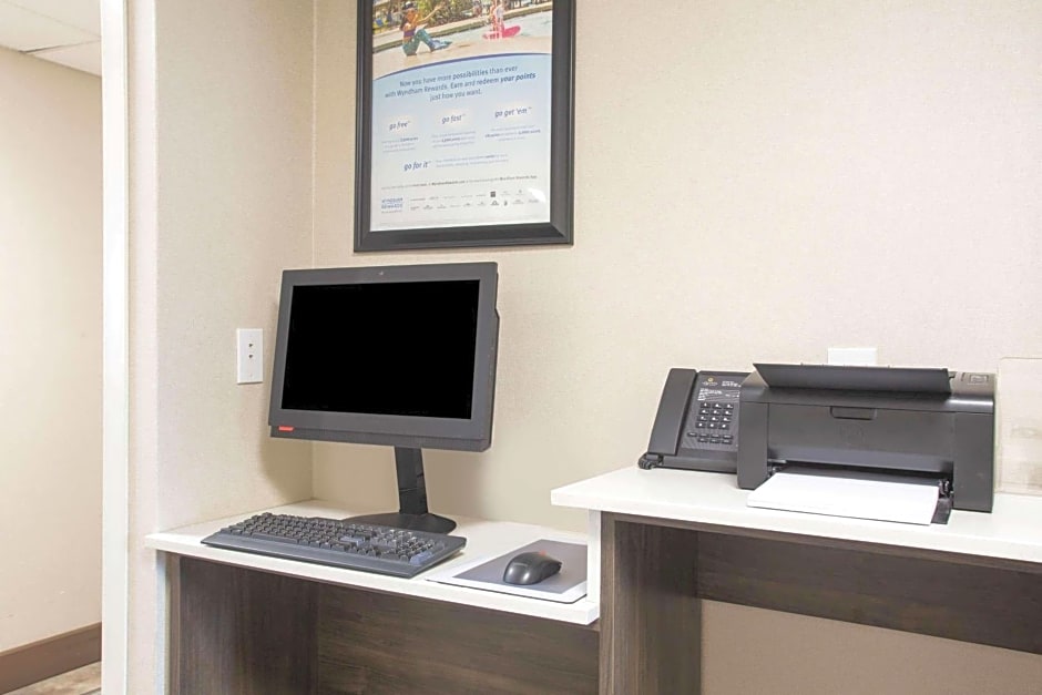La Quinta Inn by Wyndham St. Louis Hazelwood - Airport North