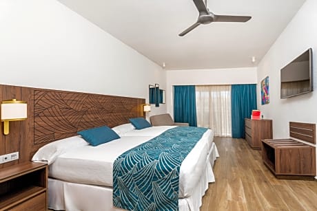 Double Room with partial sea view