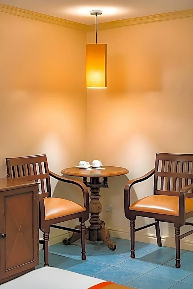 Crown Regency Residences Davao Hotel