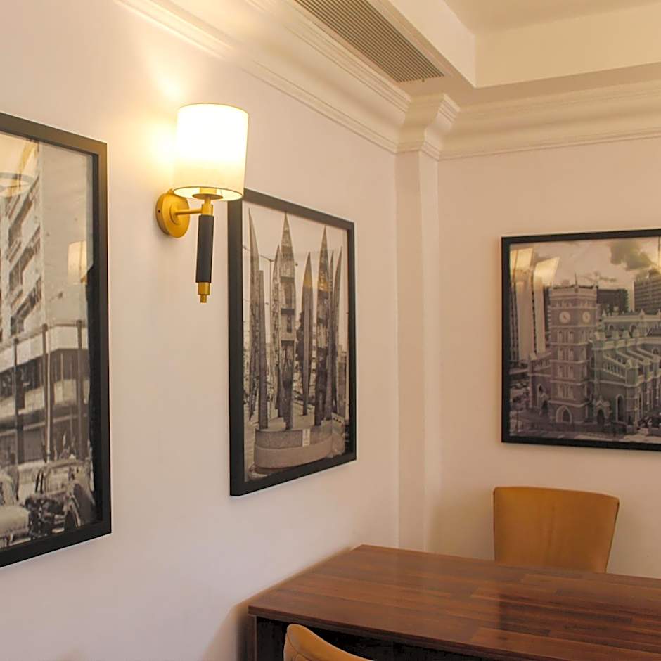 Victoria Crown Plaza Hotel