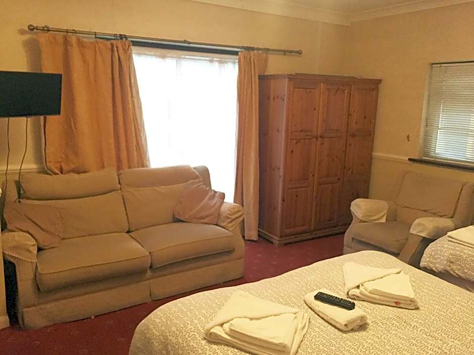 Welbeck Hotel - Close to Beach, Train Station & Southend Airport