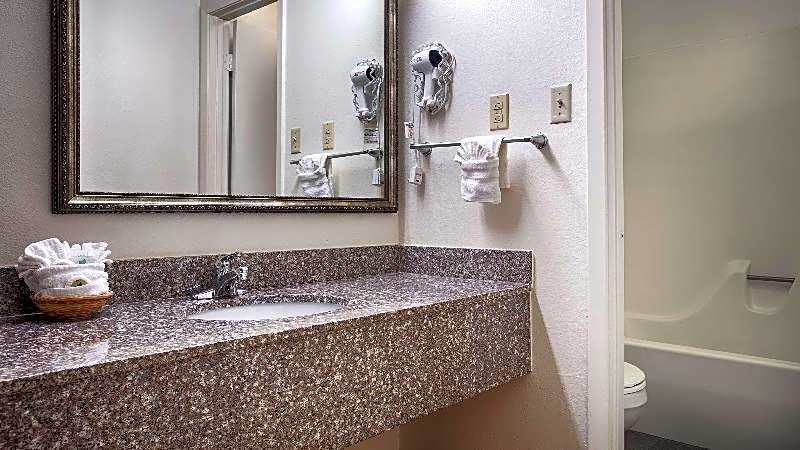 Best Western Palestine Inn