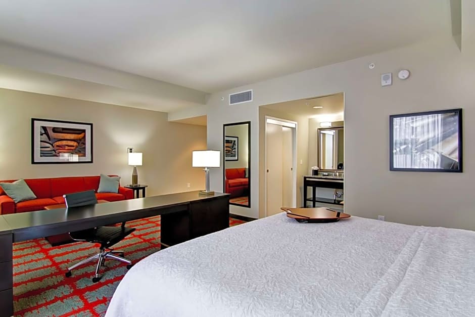 Hampton Inn By Hilton And Suites Downtown Cincinnati