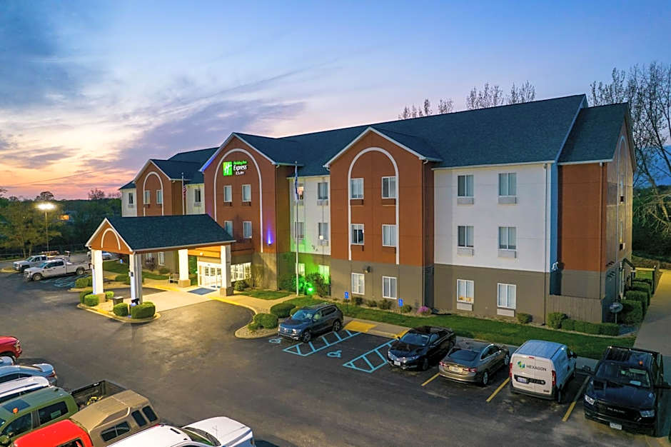 Holiday Inn Express Hotel & Suites Bedford By IHG