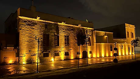 Four Mansions Hotel