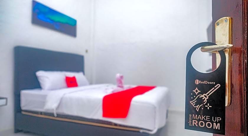 RedDoorz near Alun Alun Klaten