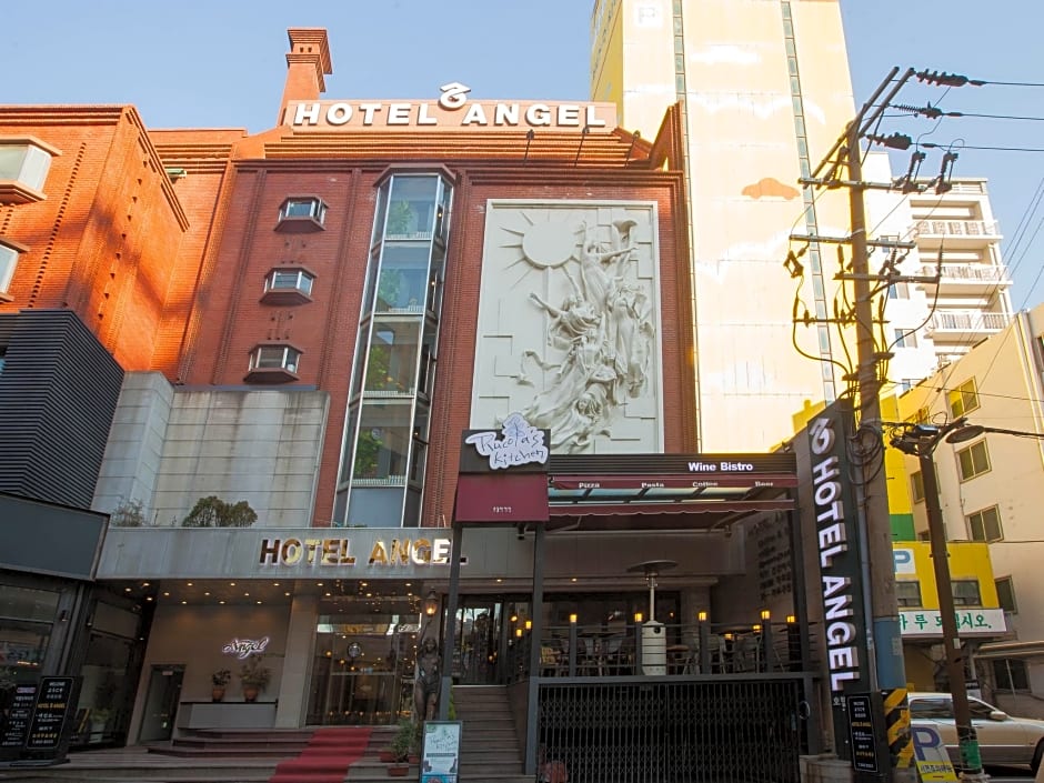 Photo 1 of 50 of Angel Hotel
