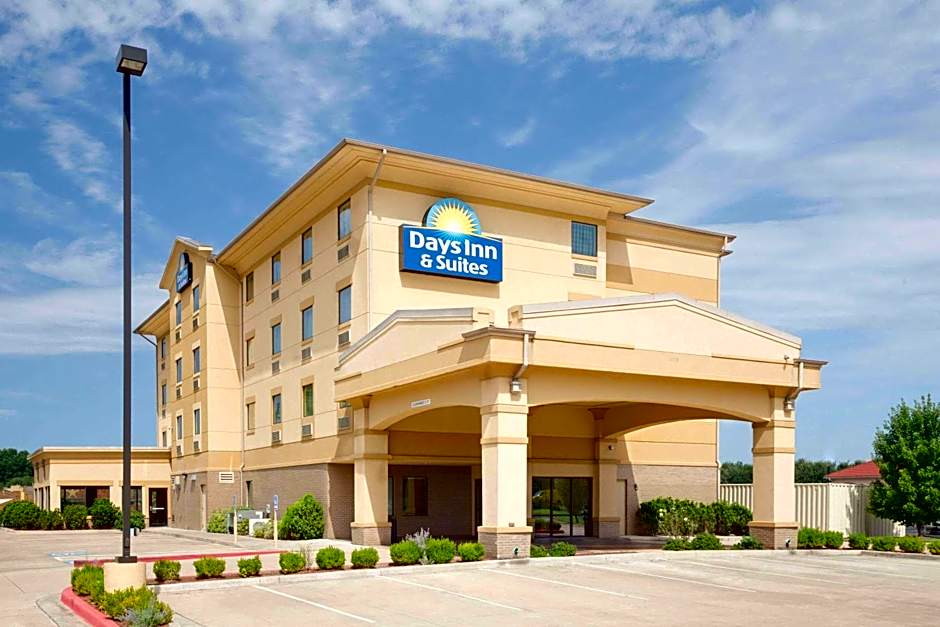 Photo 1 of 23 of Days Inn & Suites by Wyndham Russellville