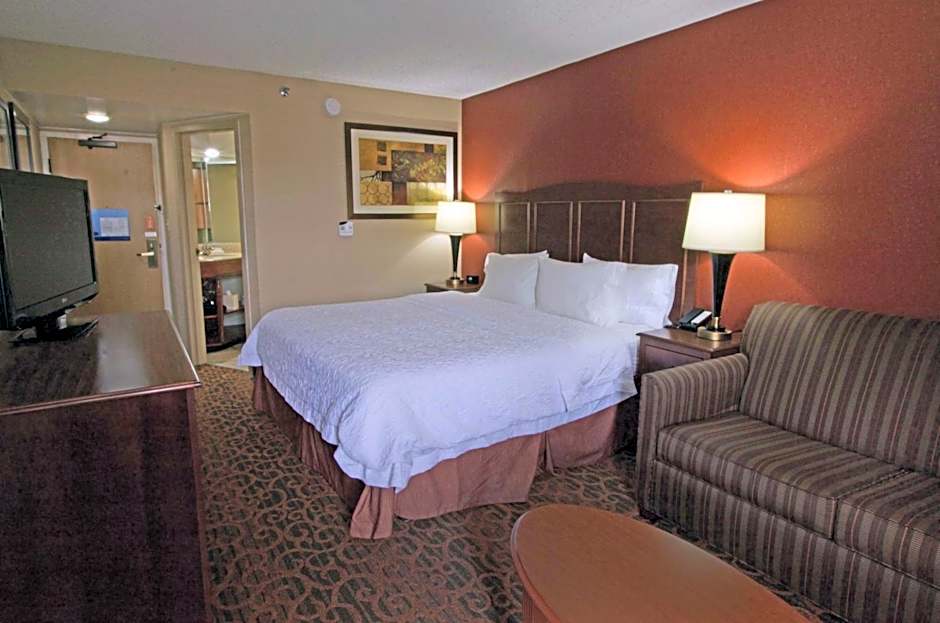 Hampton Inn By Hilton Norfolk/Chesapeake