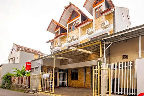 OYO 2265 Bunga Bakung Near RS Hermina Pasteur