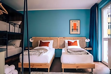 Bed in 4 Bed Mixed Dormitory