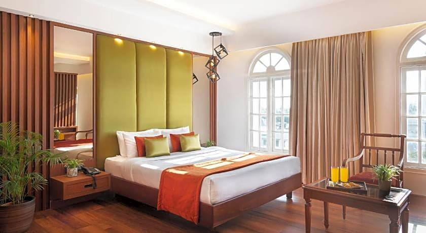 The Avenue Center Hotel