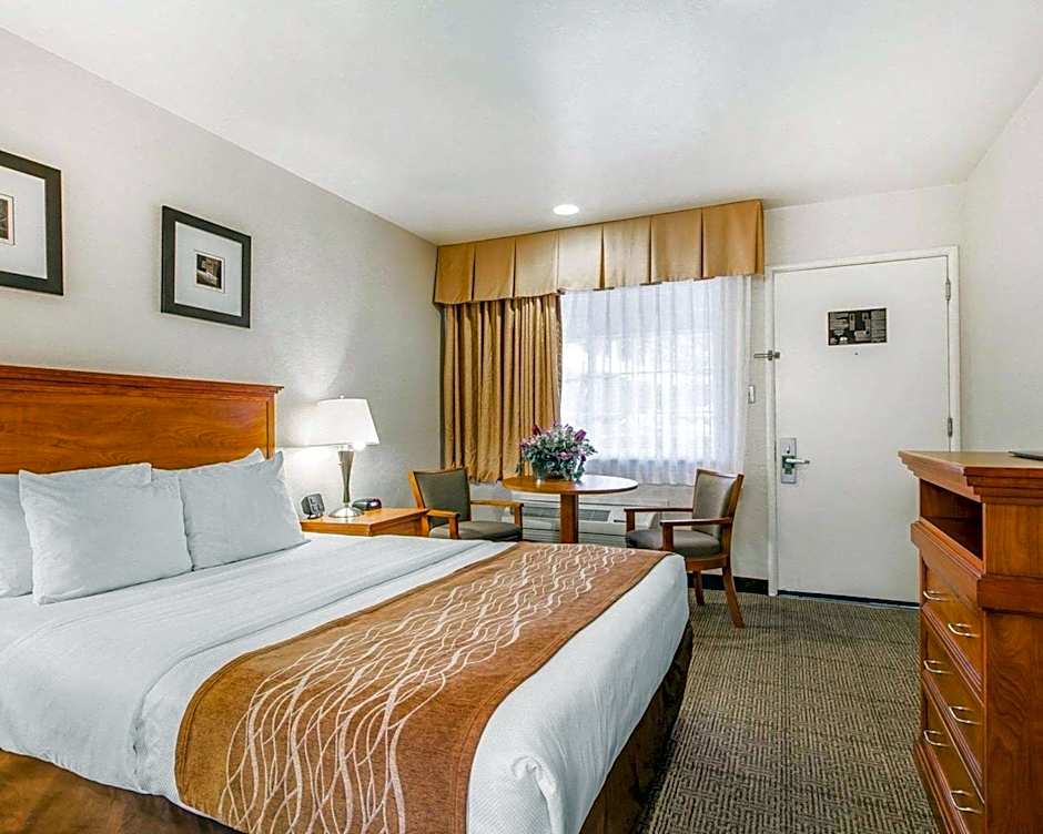 The Inn at 1252 Monterey