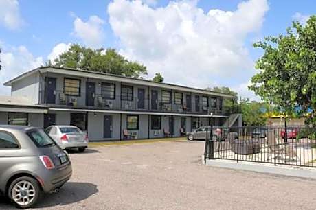 Dunedin Cove Motel