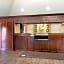 Comfort Inn & Suites Cincinnati Eastgate