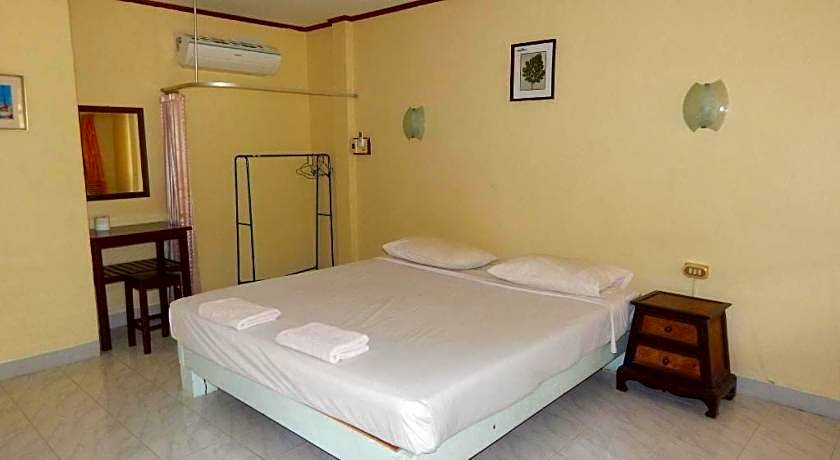 Jinta Hotel Nathon Beach