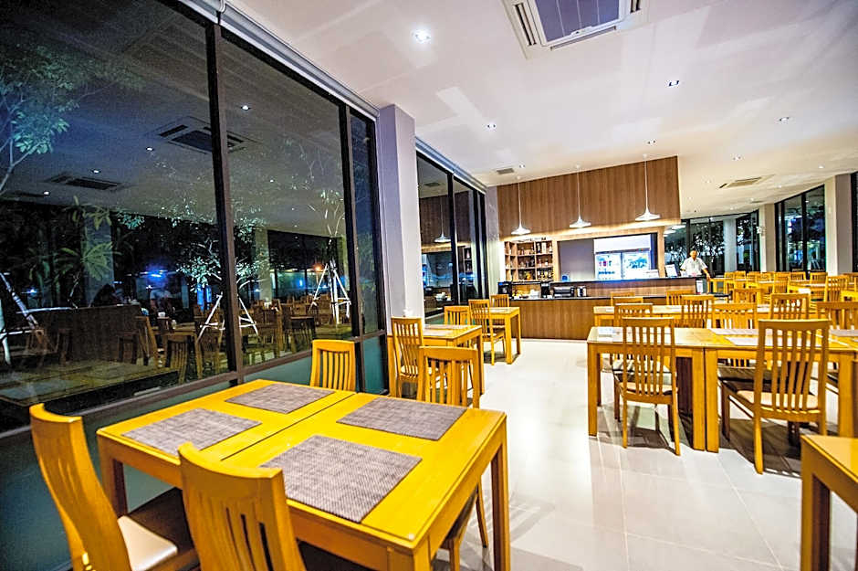 Burgundy Residence 304