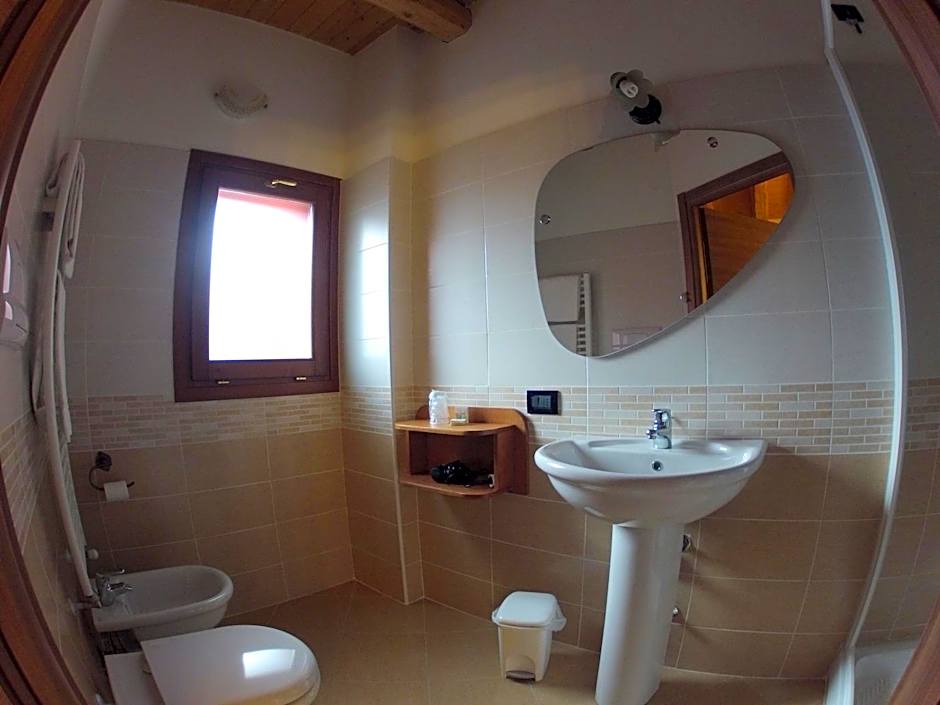 BORGHETTO AIRPORT/HOSPITAL