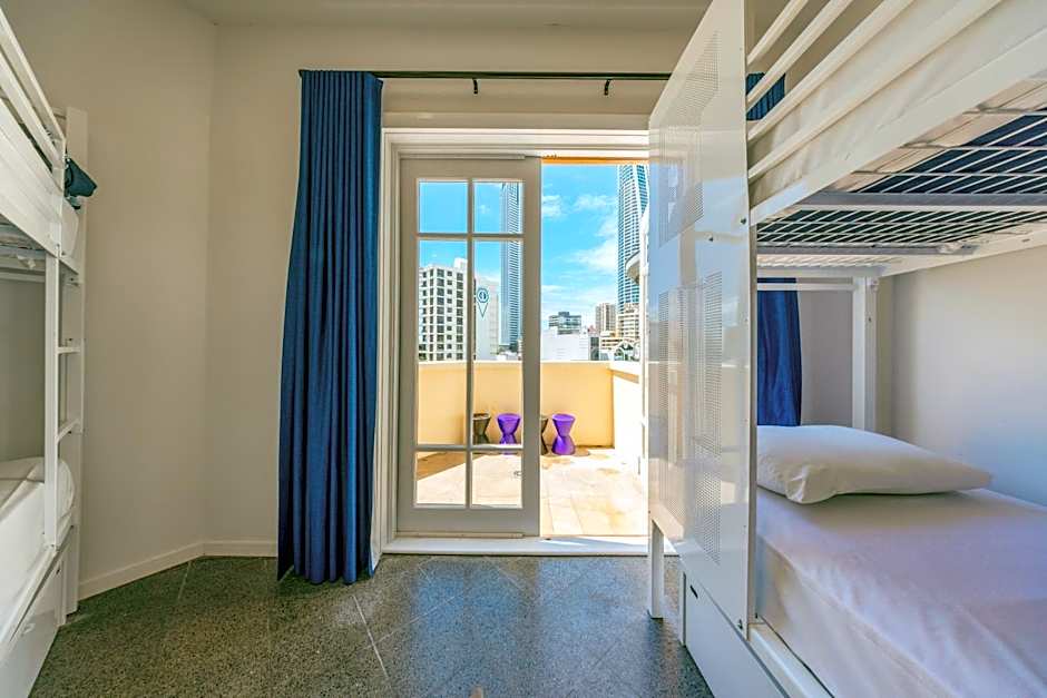 Maze Backpackers - Gold Coast