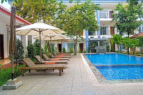 New Dragon Inn Guest House