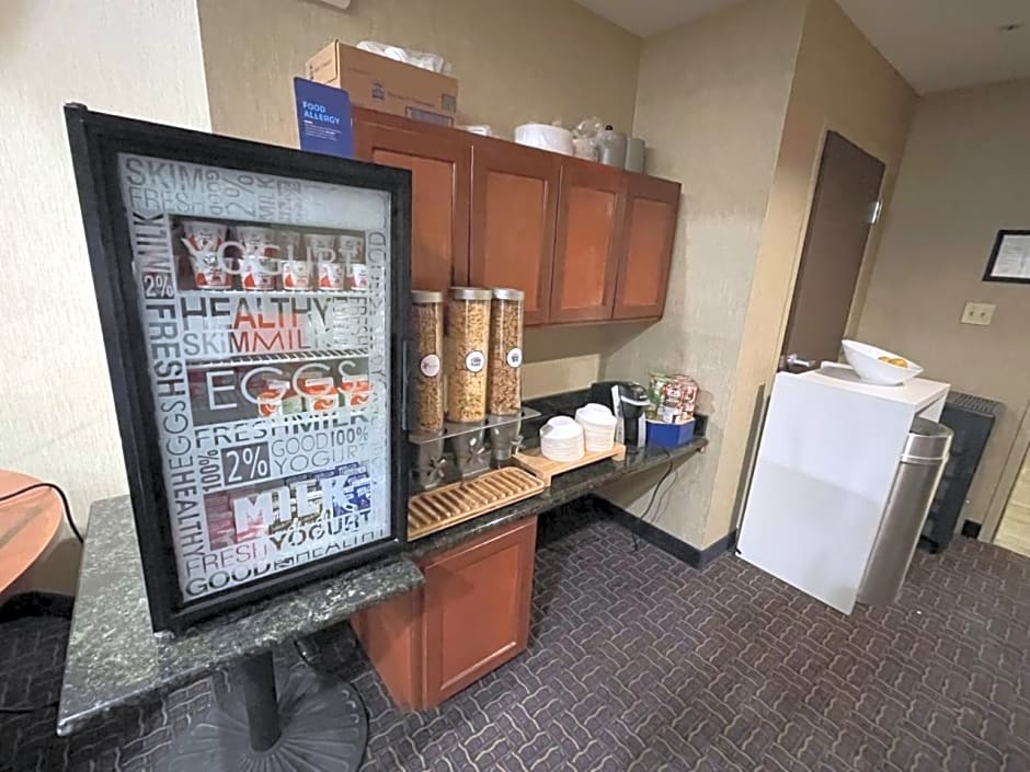 Holiday Inn Express Hotel and Suites Ada, an IHG Hotel