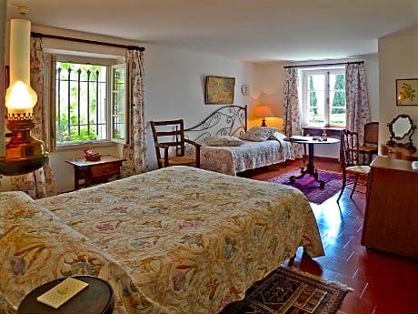 Classic Quadruple Room