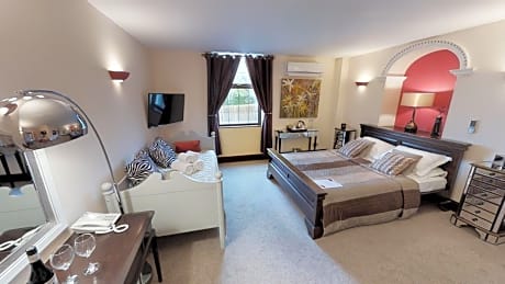 Superior Double Room with Private Bathroom