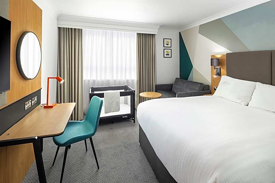 Photo 1 of 7 of Standard 1 King Bed with Sofabed