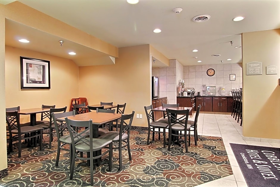 Cobblestone Hotel and Suites - Crookston