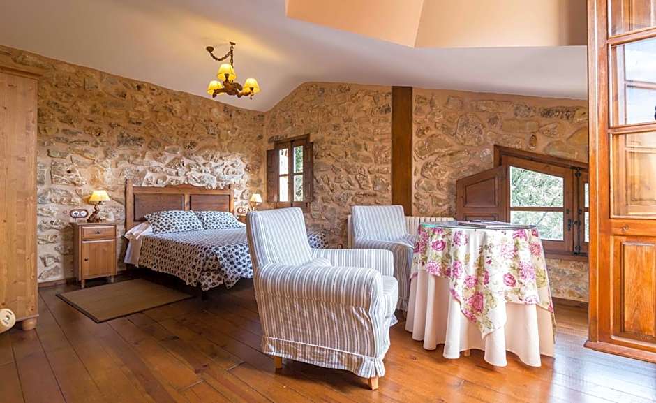 Hotel de Montaña Cueva Ahumada