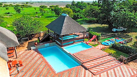Falcon Lodge PK